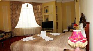 Гостиница Клуб-отель  Севастополь Люкс с 2 спальнями-1